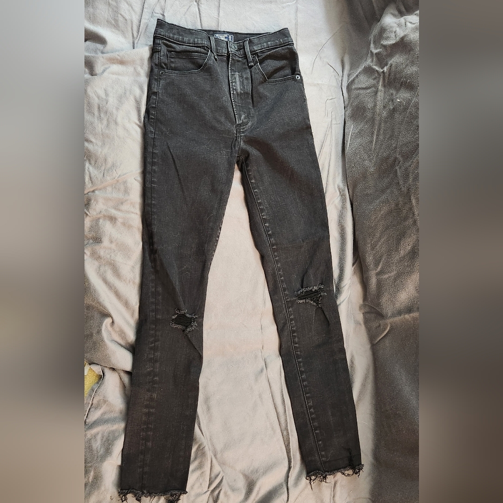 Distressed Black Women's‎ Jeans